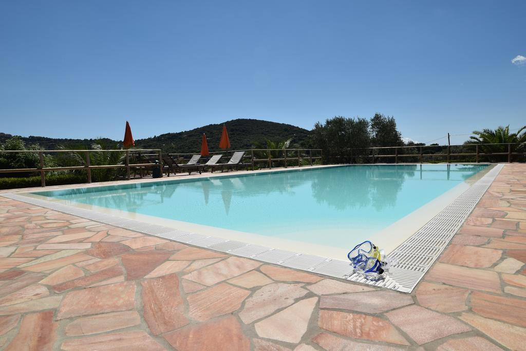 Residence Della Luna Порт-Аццурро Экстерьер фото
